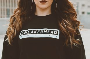 How to shop for t-shirts for women?